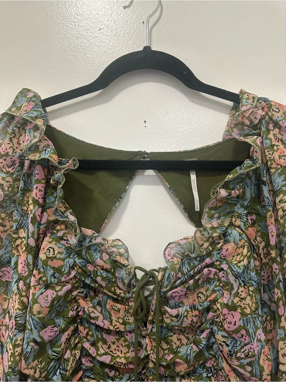 Free People Mabel Olive Green Floral Garden Print Ruched Peasant Blouse Sz M